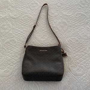 Michael Kors handbag - like new!
